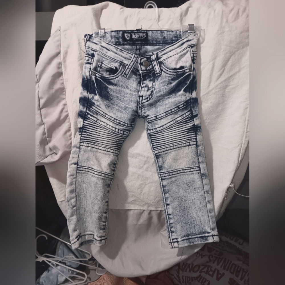 Encrypted pants